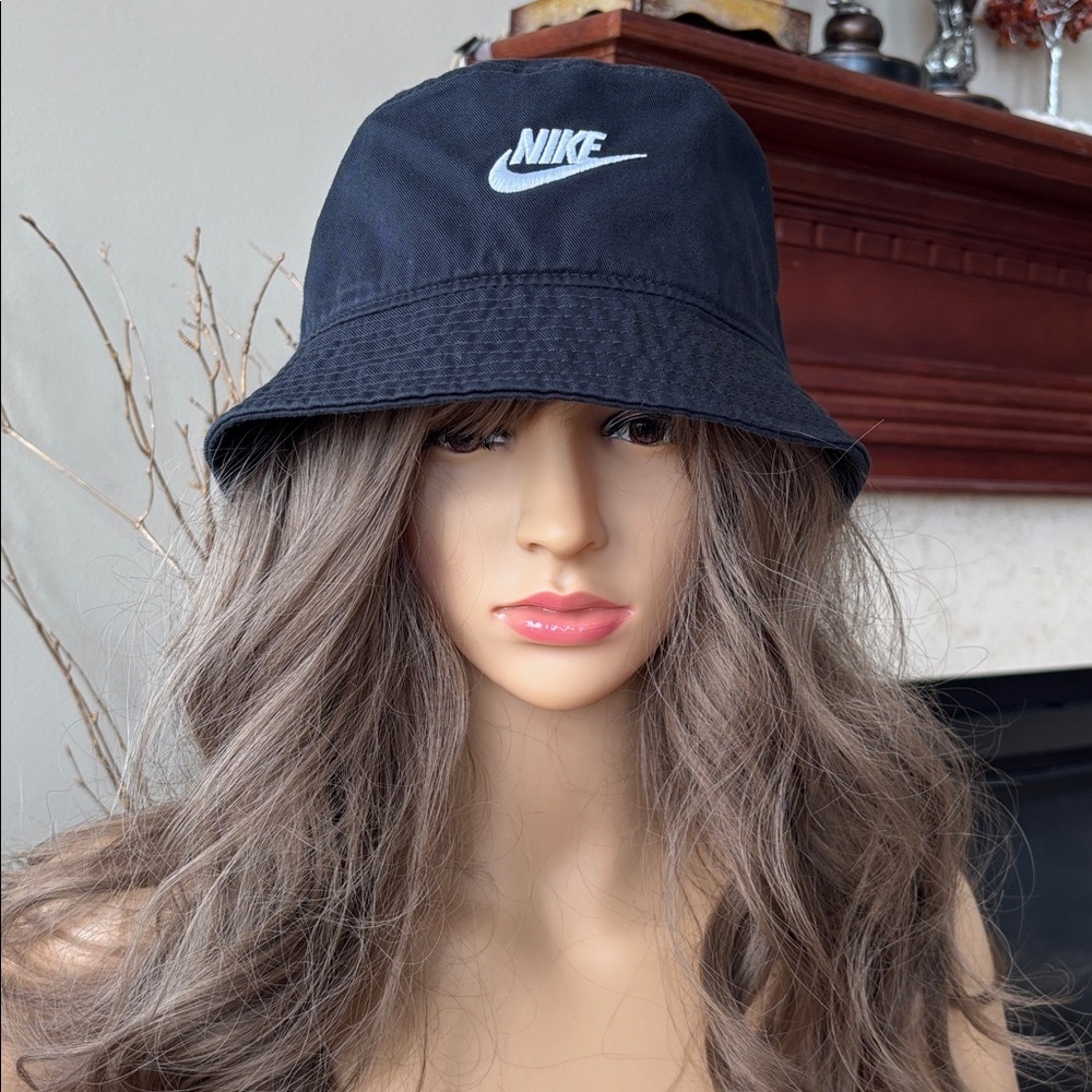 Brand New Nike Apex Futura Washed Bucket Hat Cotton Black White Embroidered Logo